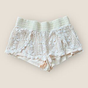 Almost Famous Ivory Lace Overlay Shorts With Elastic Waistband Size M